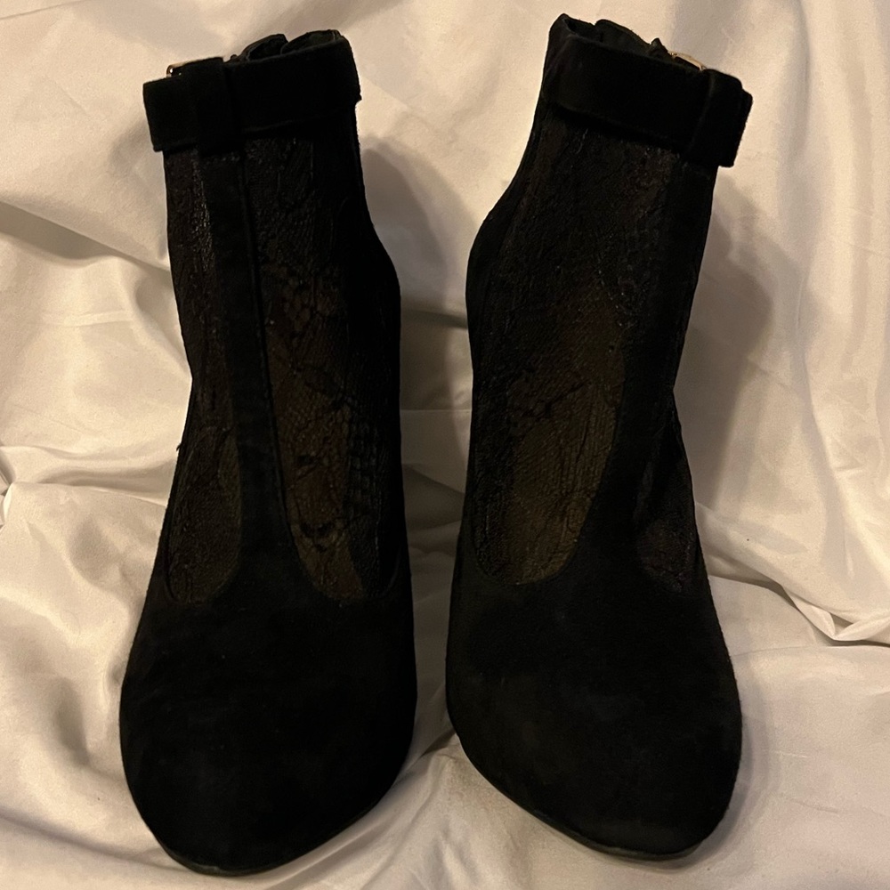 EUC Jessica Simpson high heel shoes. Size 10M/40.